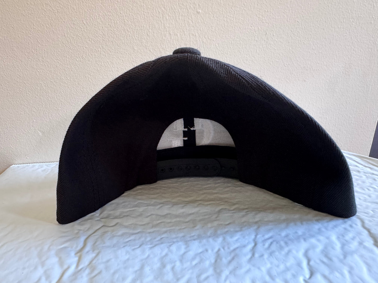 Hedges garage snap back